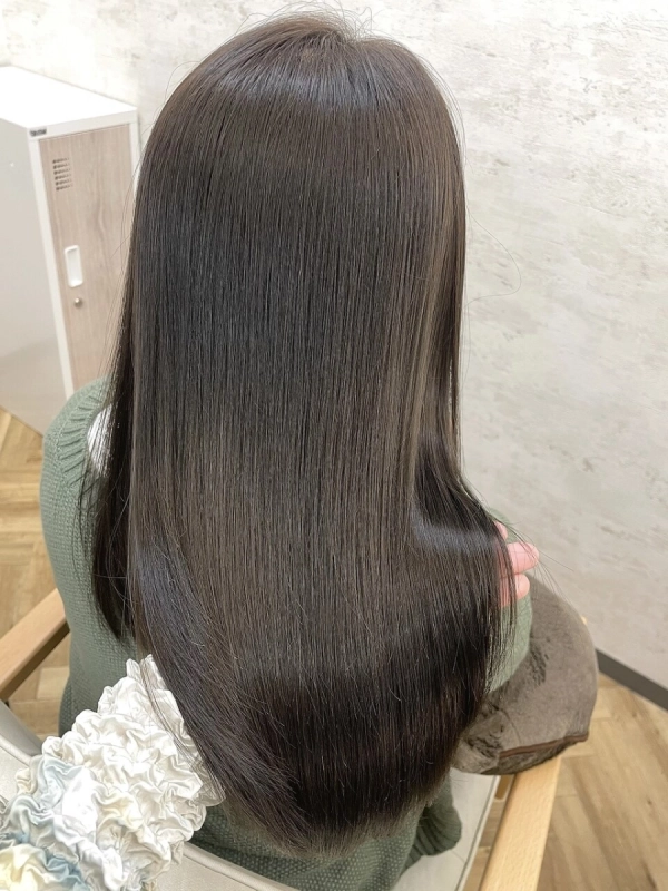 酸熱トリートメントと一般的なトリートメントの違いとは?仕組み・効果・髪質別の選び方を徹底解説