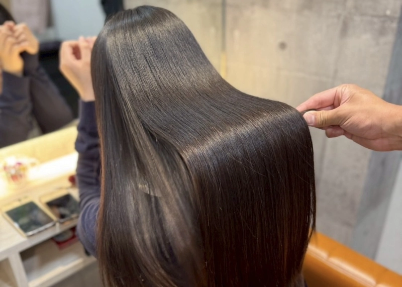髪質改善でロングヘアが生まれ変わる〜艶と潤いの効果
