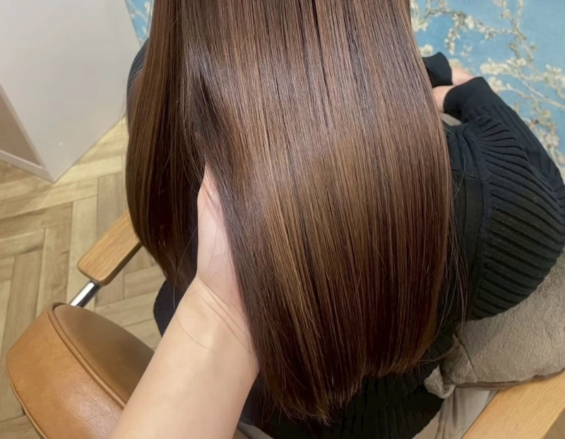 梅雨こそチャンス!うねる髪を活かした髪質改善スタイリング術